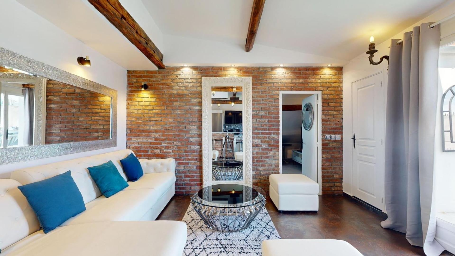 Homestay Bluestay 201 - Superb In
